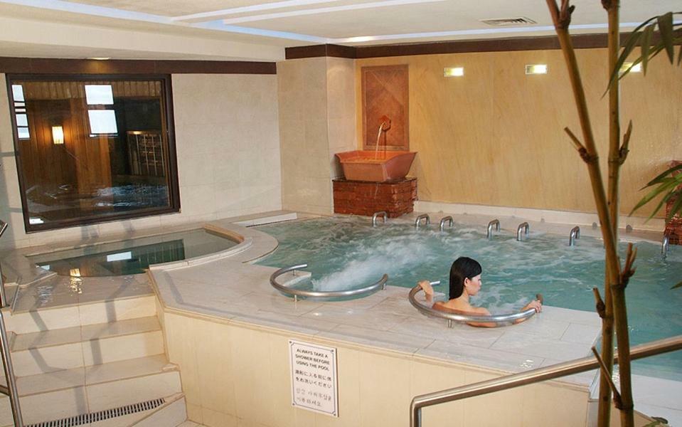 Networld Hotel Spa And Casino Пасай Экстерьер фото